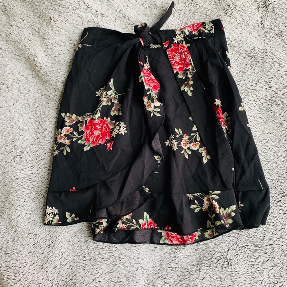 Zaful Set- TOP piece - Picture 7 of 9